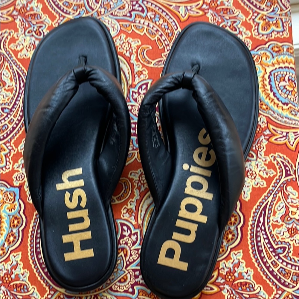 Hush Puppies Black Sandals sz 9 comfy puffy straps